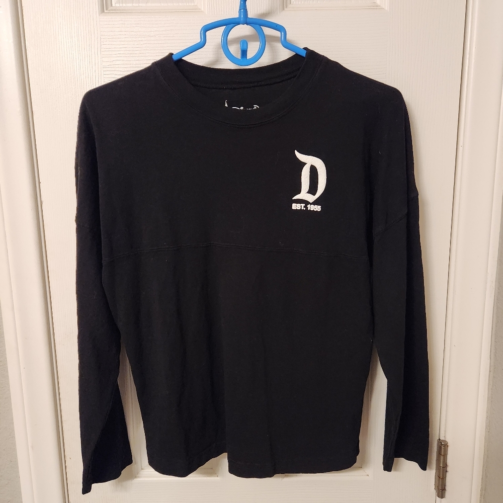 Spirit Disneyland resorts kids shirt size XL